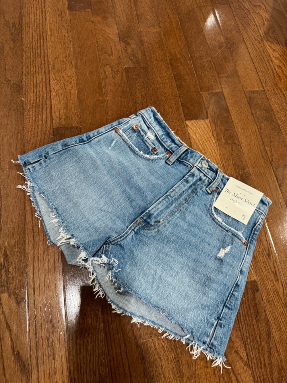 NEW Abercrombie The Mom Shorts High Rise Denim Shorts - Light Blue - Picture 2 of 8